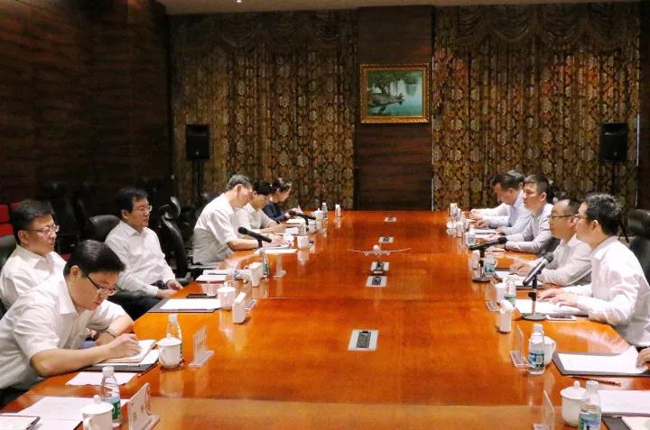 天津市宁河区区委书记王洪海一行考察供销大集.jpg